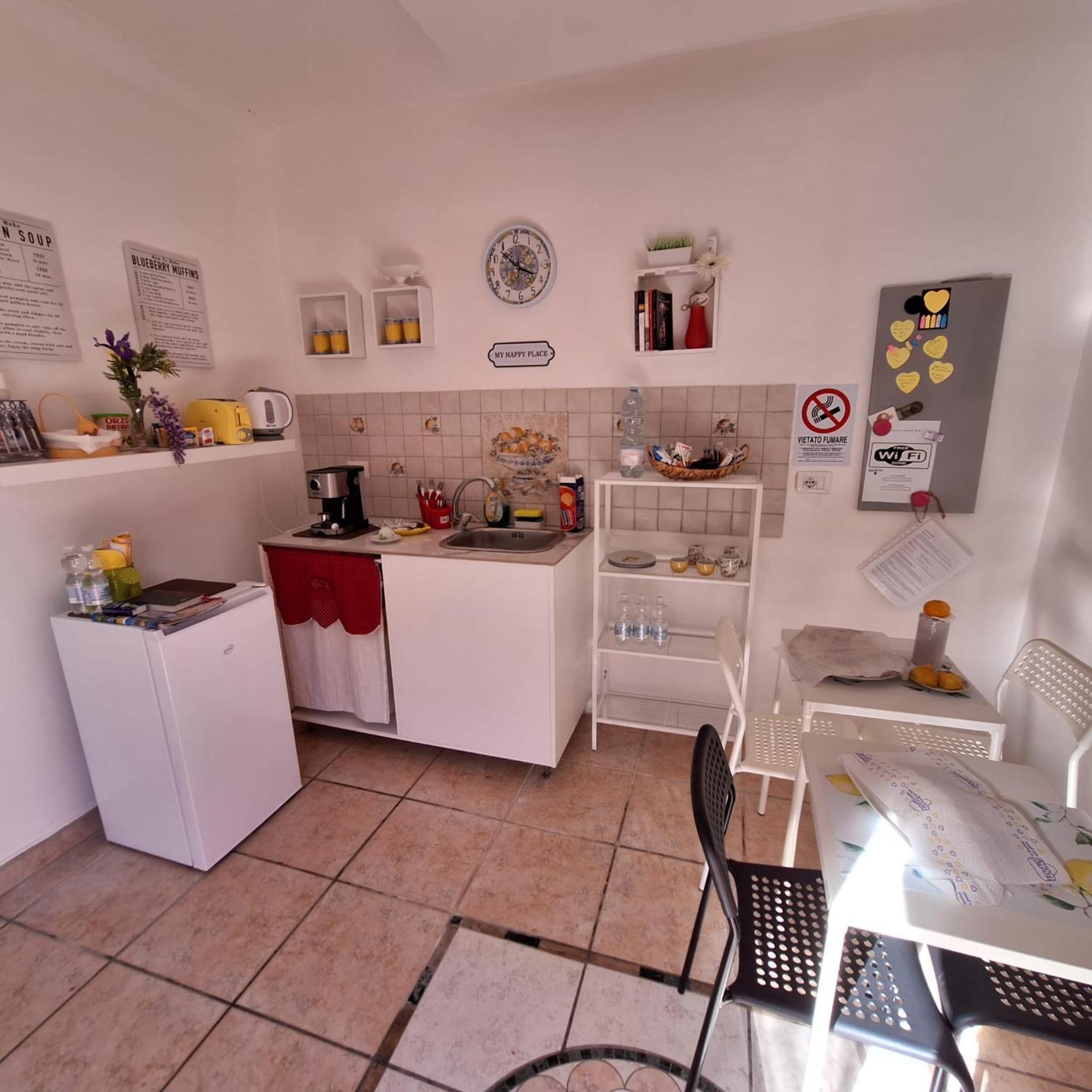 Giallo Limone B&B Salerno Esterno foto